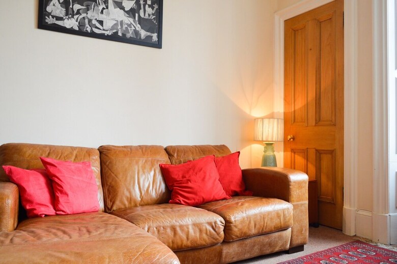 Comfy 1 Bedroom Apartment In City Centre