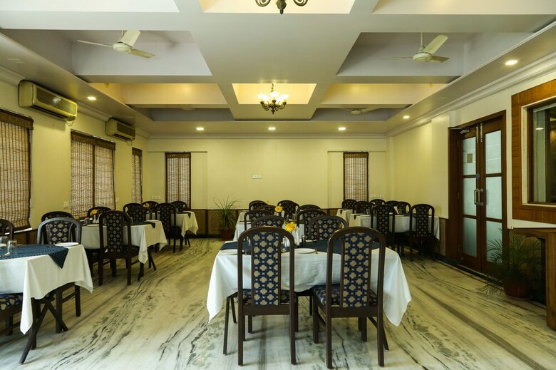 Hotel Jk Rooms 117 The Majestic Manor
