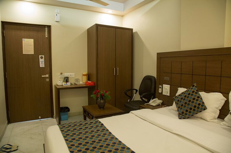 Hotel Jk Rooms 117 The Majestic Manor
