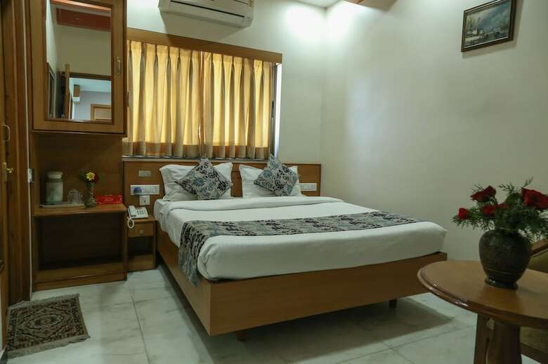 Hotel Jk Rooms 117 The Majestic Manor