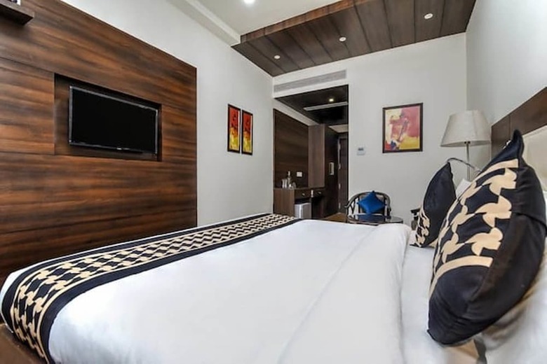 Hotel Jb Skyhilton Inn