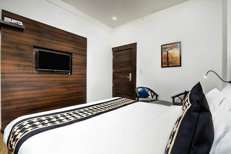 Hotel Jb Skyhilton Inn