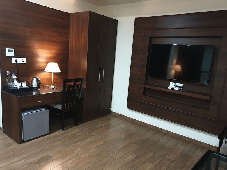 Hotel Jb Skyhilton Inn