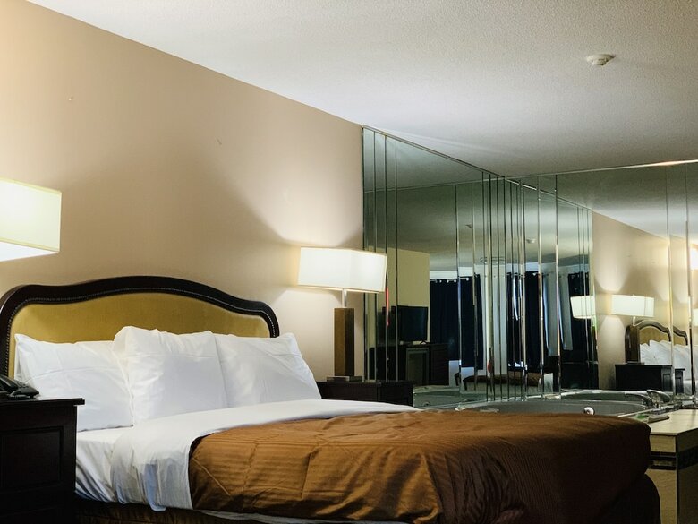 Motel Falls Lodge And Suites