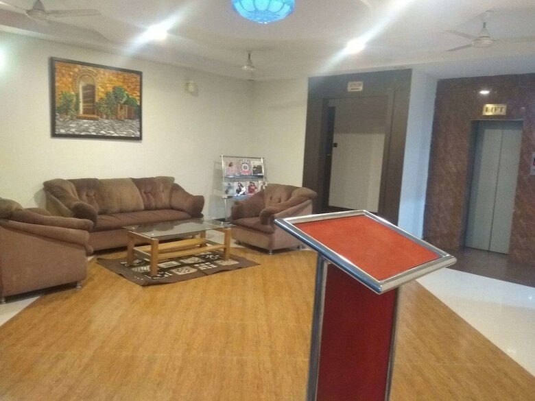 Jk Rooms 108 Hotel Royal Regency