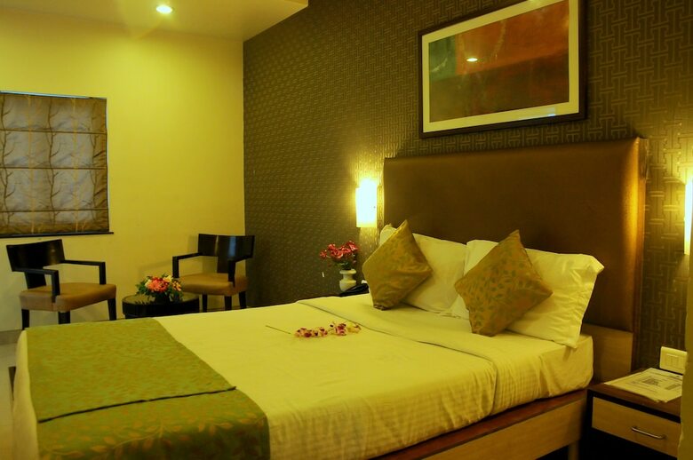 Jk Rooms 104 Hotel Madhav International