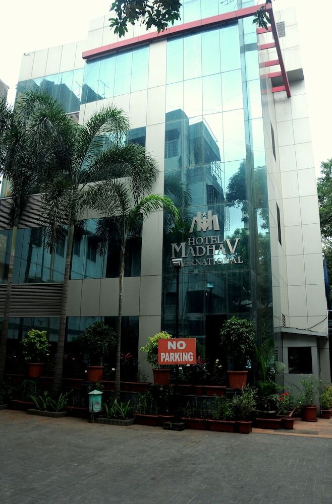Jk Rooms 104 Hotel Madhav International