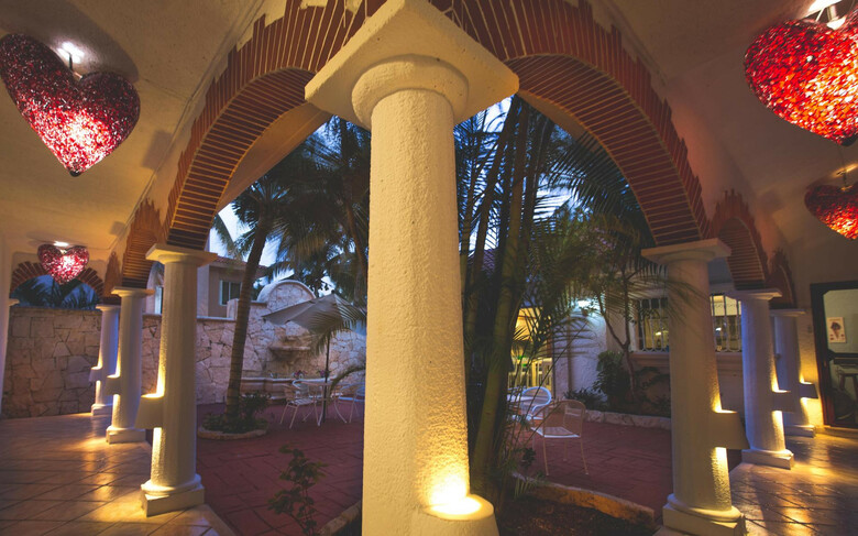Lm Hotel