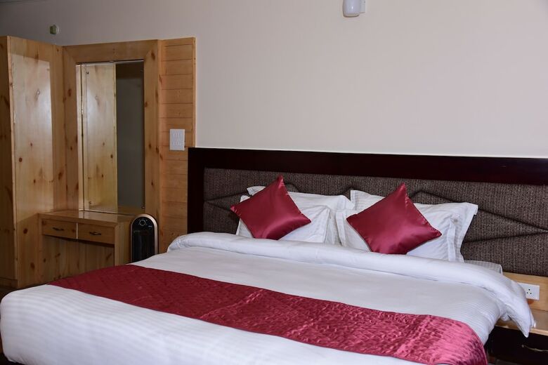 Hotel Mapple The Alpine Chalet Resort
