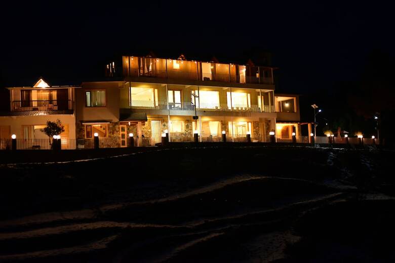 Hotel Mapple The Alpine Chalet Resort