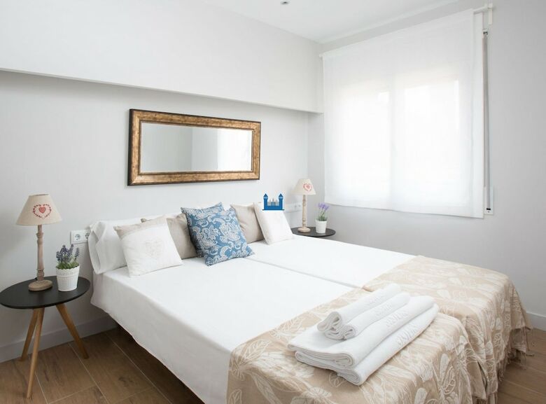 Bcn Two Sisters Apartments