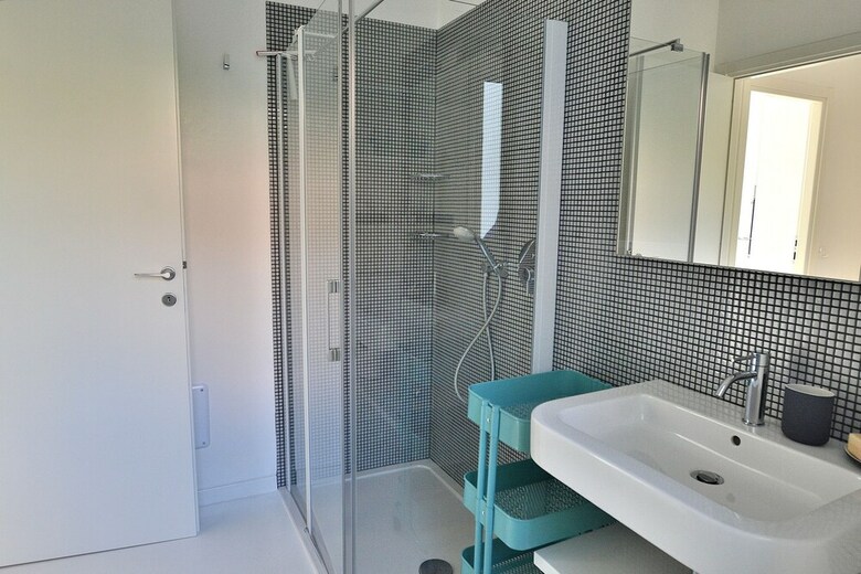 The White Apartment With Pool