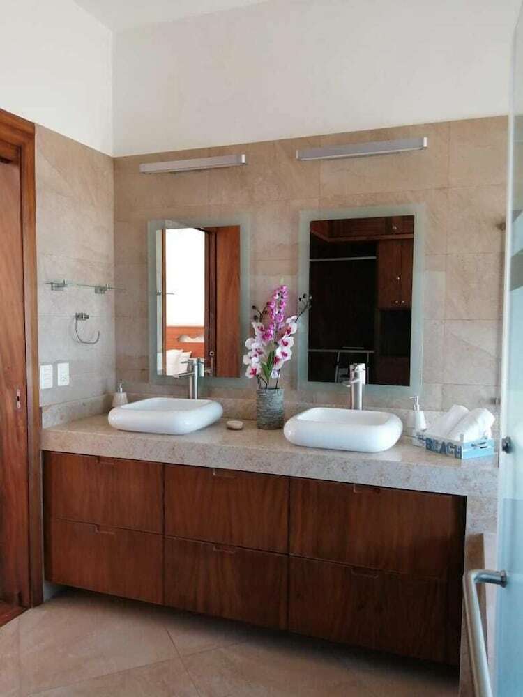 Preciosa Casa B Nayar