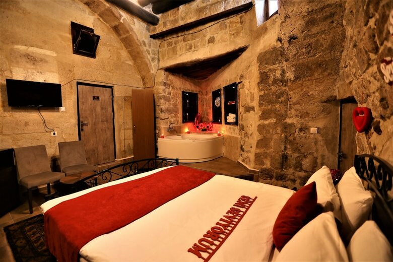 Orion Cave Hotel