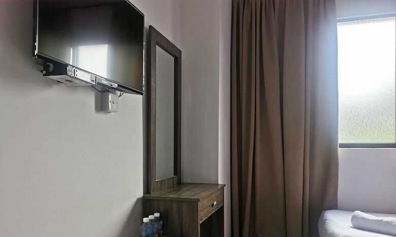 Zen Rooms Lsh Hotel