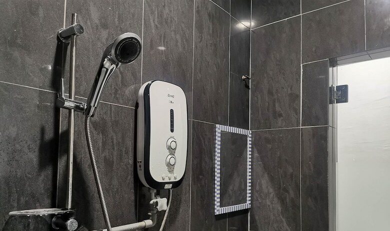 Zen Rooms Lsh Hotel