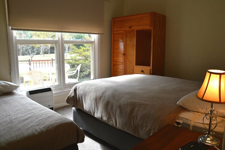 Orana House, Bright