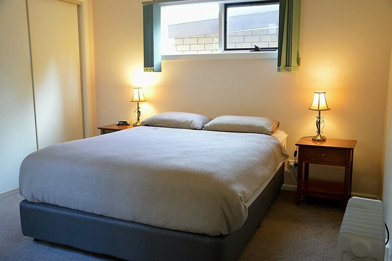 Orana House, Bright