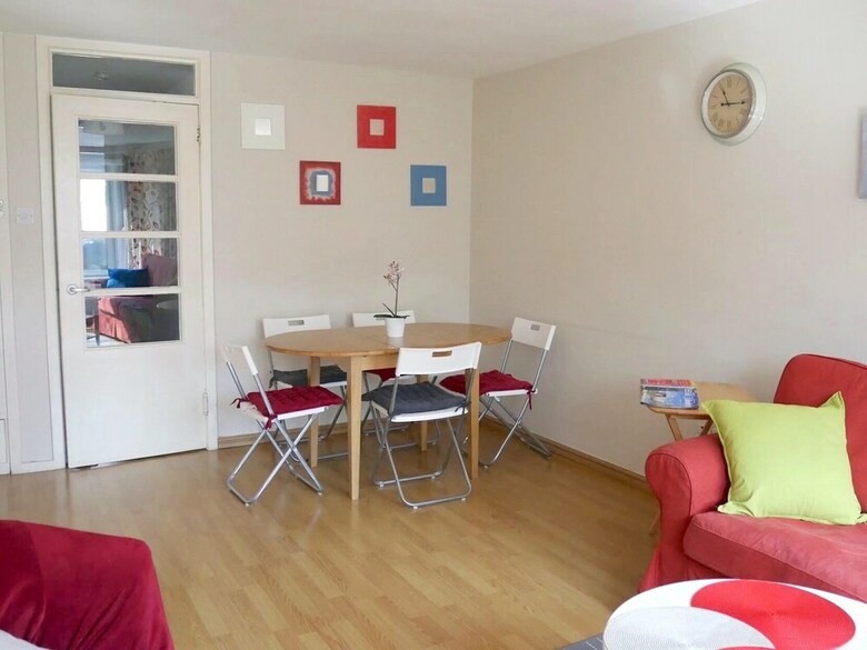 Bright 2 Double Bedrooms Apartment