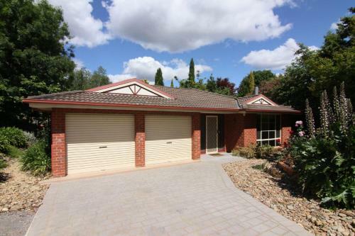 12 Mount Porepunkah Road
