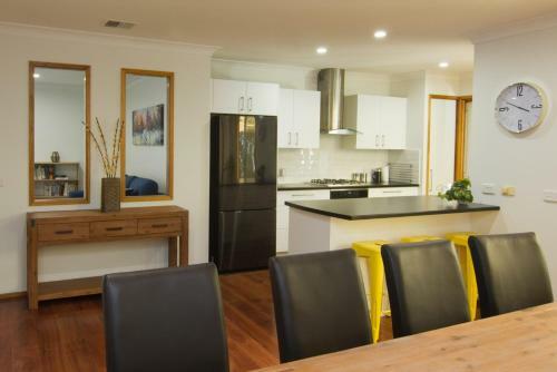 12 Mount Porepunkah Road