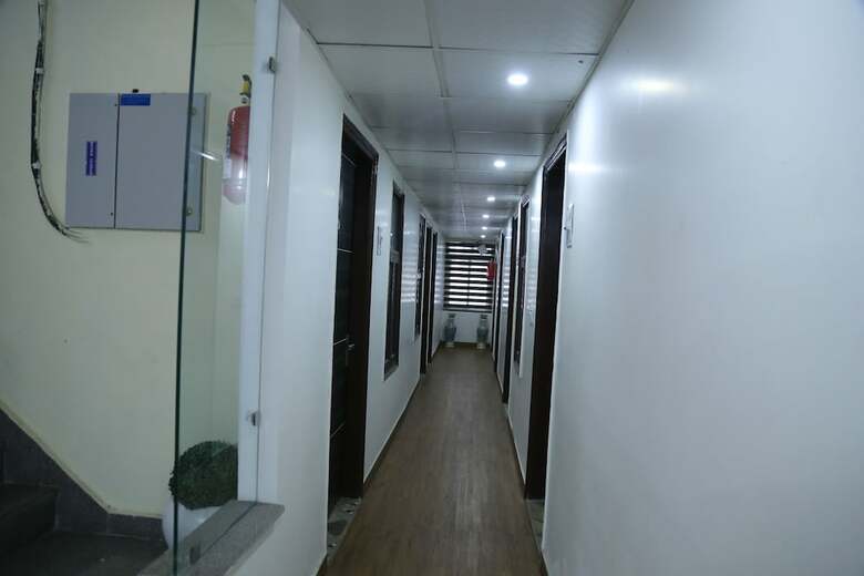 Mona Regency Hotel And Banquet