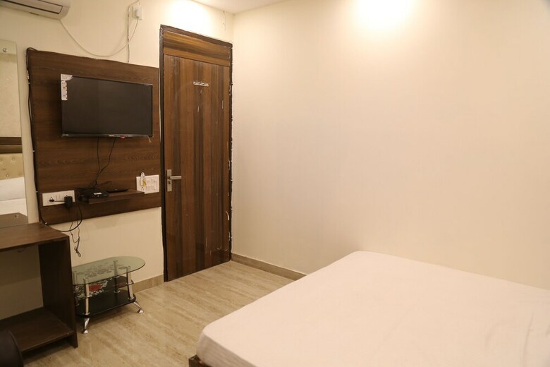 Mona Regency Hotel And Banquet