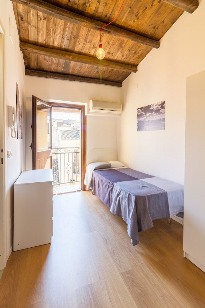 Tania Apartments