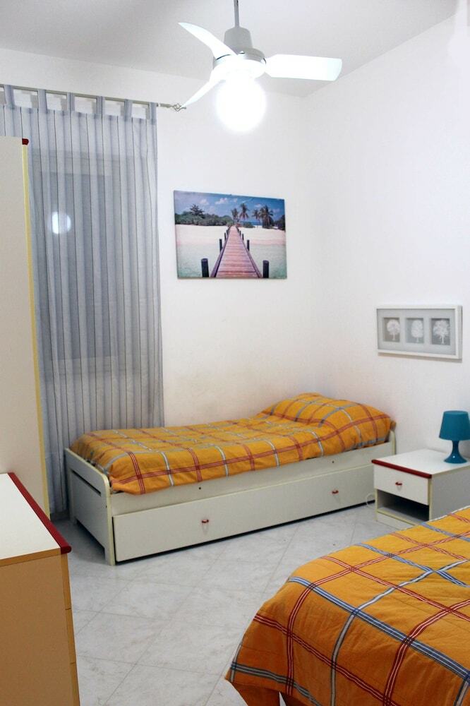 Tania Apartments