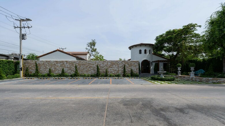 Hotel Villa Seville