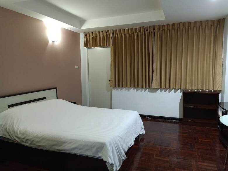 Hotel Le Vanvarothai Saladaeng Residence