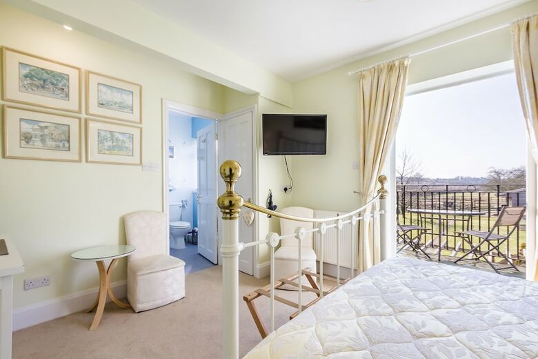 Avalon Lodge Bed And Breakfast