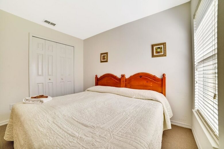 4 Br Pool Home With Spa In Aviana