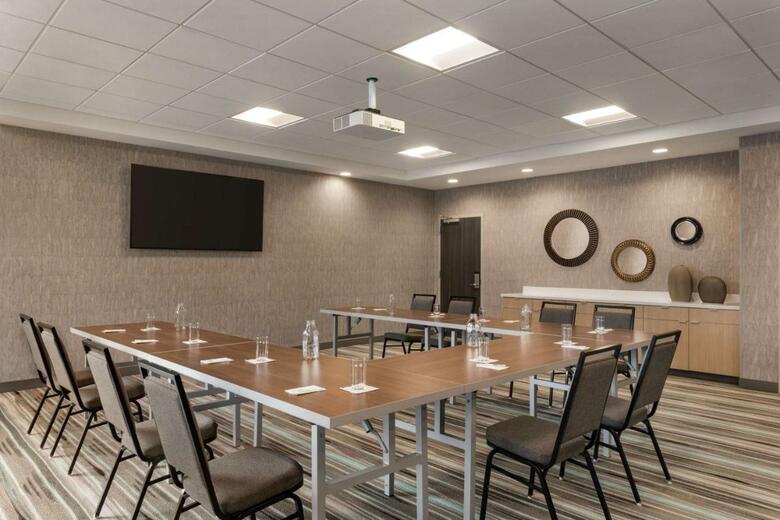 Hotel Home2 Suites By Hilton Madison Central Alliant Energy Center