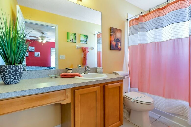 6 Br Pool Home With Spa And Game Room