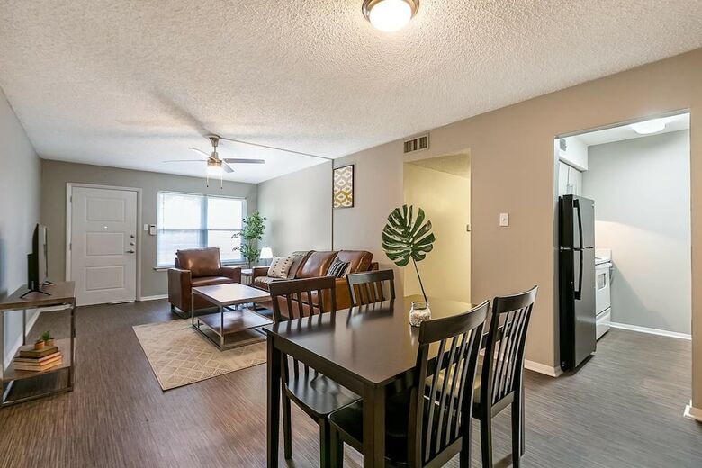 Apartamentos Lsu Retreat + Gym