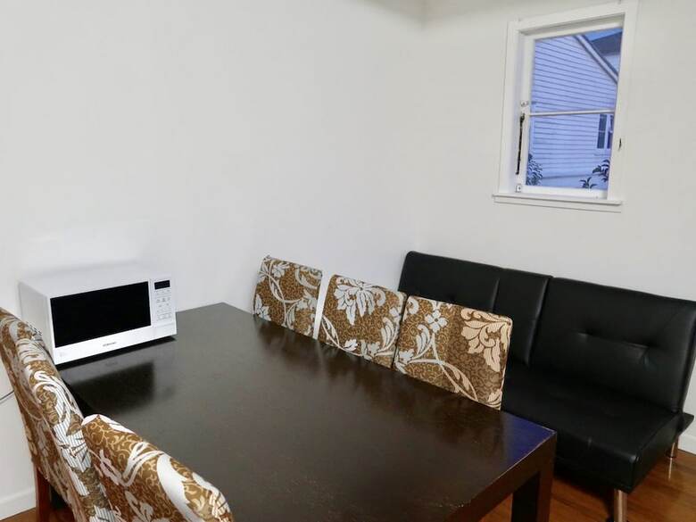 Arent - Serviced House - 8 Renton Road