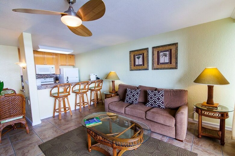 Kona Reef Resort