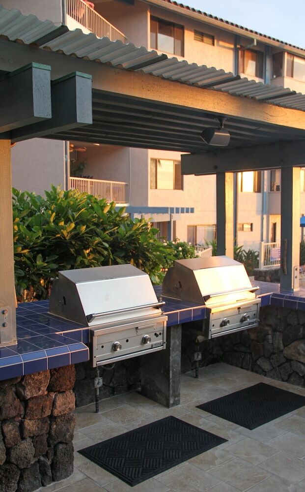 Kona Reef Resort