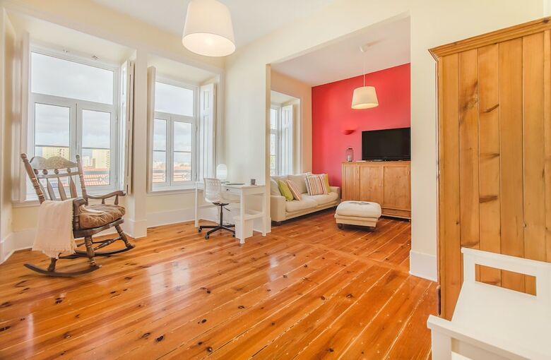 Apartamentos Bright & Beautiful Top Floor Gra�a Flat