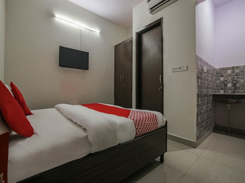 Oyo 15668 Hotel Heaven Inn