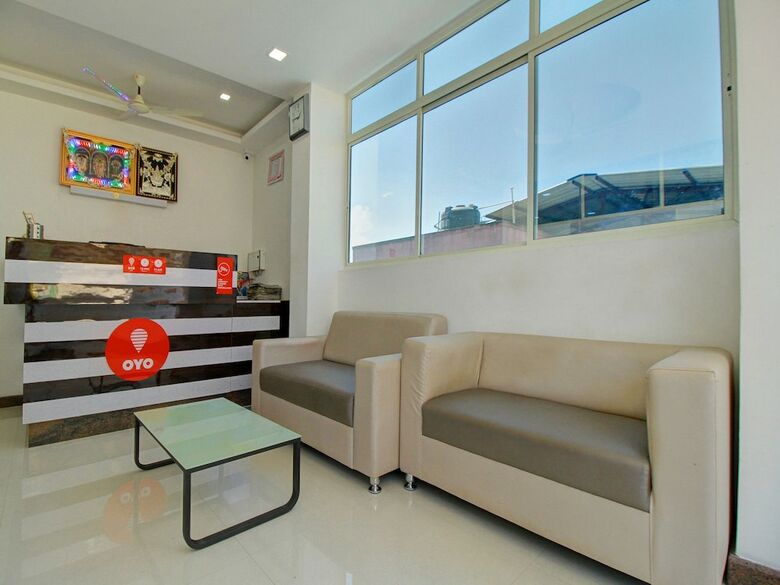 Hotel Oyo 17386 Jaya Mourya Lodge