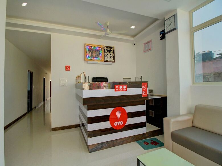 Hotel Oyo 17386 Jaya Mourya Lodge