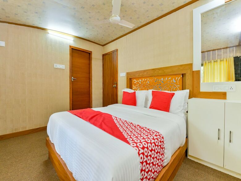 Oyo 16838 Big B Houseboat 10 Bhk