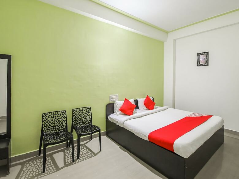 Hotel Oyo 18929 Karanji Residency