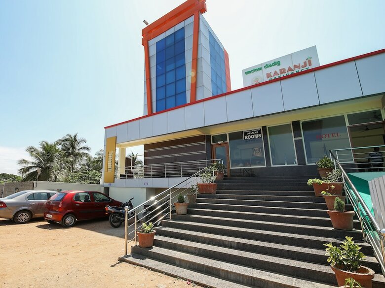 Hotel Oyo 18929 Karanji Residency