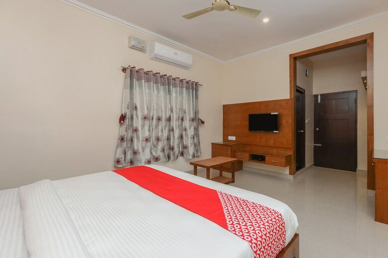 Hotel Oyo 24264 Monisha Residency