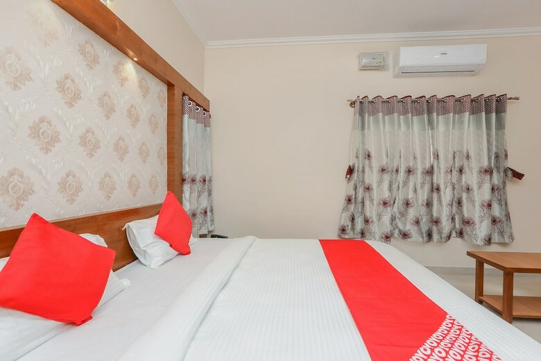 Hotel Oyo 24264 Monisha Residency