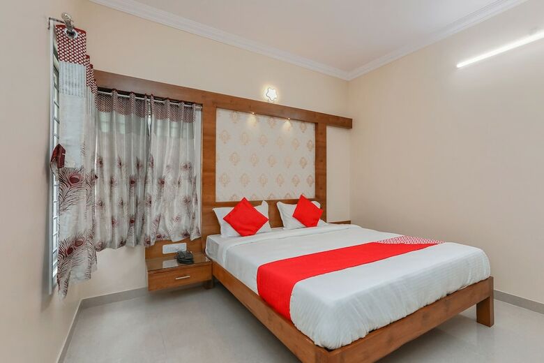Hotel Oyo 24264 Monisha Residency
