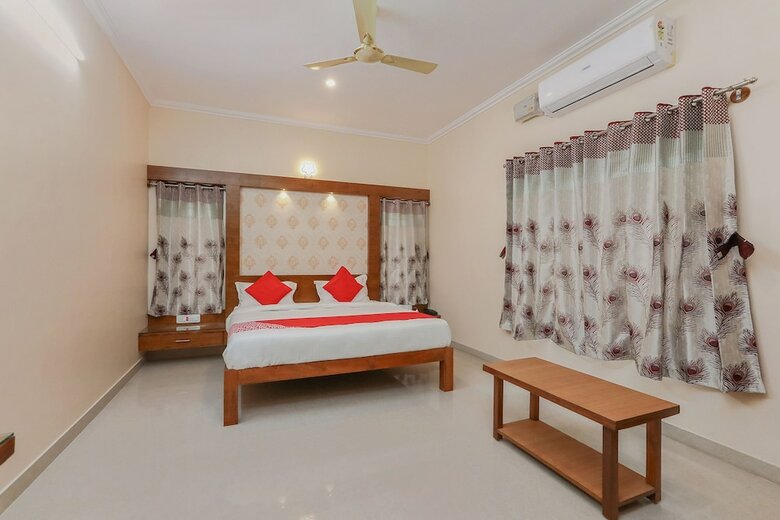 Hotel Oyo 24264 Monisha Residency